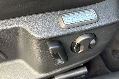 SD69SSX Volkswagen Passat 1.5 TSI EVO R-Line Euro 6 (s/s) 4dr Thumbnail #26