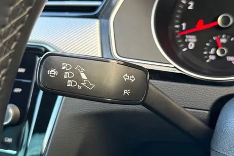 SD69SSX Volkswagen Passat 1.5 TSI EVO R-Line Euro 6 (s/s) 4dr Thumbnail #33