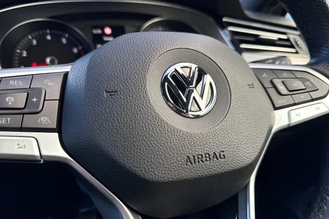 SD69SSX Volkswagen Passat 1.5 TSI EVO R-Line Euro 6 (s/s) 4dr Thumbnail #35