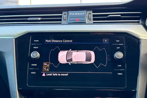 SD69SSX Volkswagen Passat 1.5 TSI EVO R-Line Euro 6 (s/s) 4dr Thumbnail #45