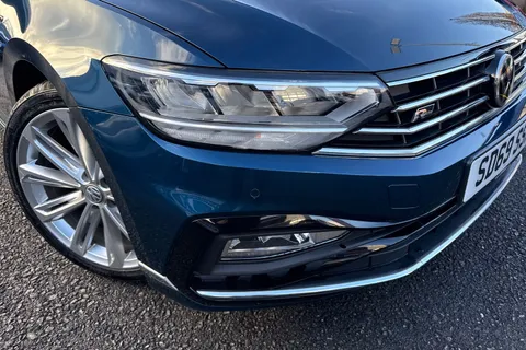 SD69SSX Volkswagen Passat 1.5 TSI EVO R-Line Euro 6 (s/s) 4dr Thumbnail #48