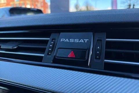 SD69SSX Volkswagen Passat 1.5 TSI EVO R-Line Euro 6 (s/s) 4dr Thumbnail #49