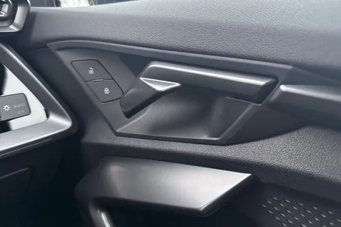 DN74GTU Audi RS 3 RS 3 TFSI Quattro Carbon Black 5dr S Tronic Thumbnail #20