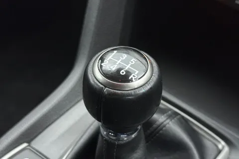 CSZ8680 Honda Civic 1.5 VTEC Turbo Sport 5dr Thumbnail #39