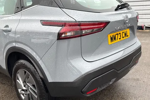 WM73CWL Nissan Qashqai 1.3 DIG-T MHEV Acenta Premium XTRON Euro 6 (s/s) 5dr Thumbnail #7