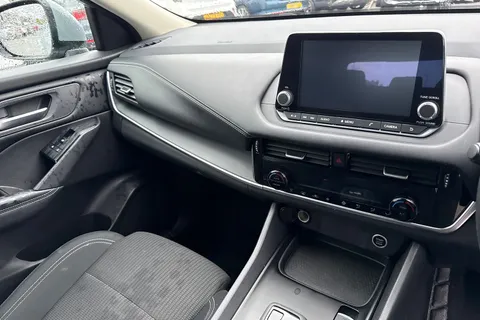 WM73CWL Nissan Qashqai 1.3 DIG-T MHEV Acenta Premium XTRON Euro 6 (s/s) 5dr Thumbnail #19