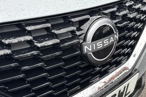 WM73CWL Nissan Qashqai 1.3 DIG-T MHEV Acenta Premium XTRON Euro 6 (s/s) 5dr Thumbnail #24