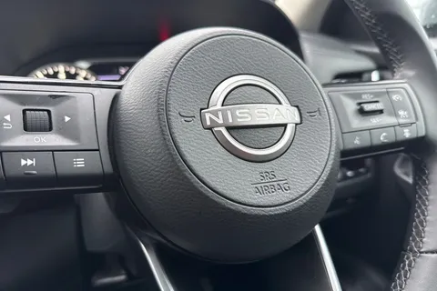 WM73CWL Nissan Qashqai 1.3 DIG-T MHEV Acenta Premium XTRON Euro 6 (s/s) 5dr Thumbnail #32