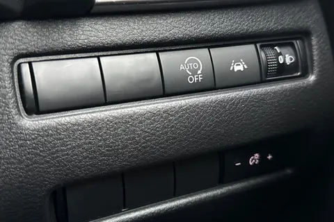 WM73CWL Nissan Qashqai 1.3 DIG-T MHEV Acenta Premium XTRON Euro 6 (s/s) 5dr Thumbnail #34