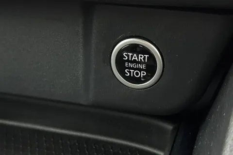 WM73CWL Nissan Qashqai 1.3 DIG-T MHEV Acenta Premium XTRON Euro 6 (s/s) 5dr Thumbnail #40