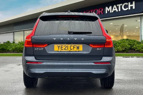 YE21CFW Volvo Xc60 2.0 B4 MHEV Momentum Auto AWD Euro 6 (s/s) 5dr Thumbnail #4