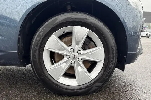 YE21CFW Volvo Xc60 2.0 B4 MHEV Momentum Auto AWD Euro 6 (s/s) 5dr Thumbnail #9