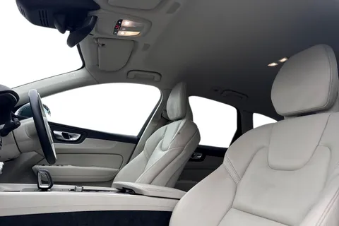 YE21CFW Volvo Xc60 2.0 B4 MHEV Momentum Auto AWD Euro 6 (s/s) 5dr Thumbnail #15