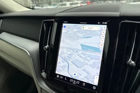 YE21CFW Volvo Xc60 2.0 B4 MHEV Momentum Auto AWD Euro 6 (s/s) 5dr Thumbnail #16