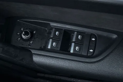 NV19EDC Audi Q5 S line 40 TDI quattro 190 PS S tronic Thumbnail #20