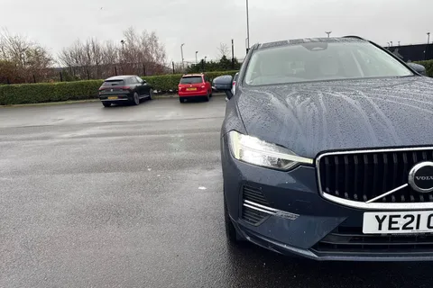 YE21CFW Volvo Xc60 2.0 B4 MHEV Momentum Auto AWD Euro 6 (s/s) 5dr Thumbnail #24