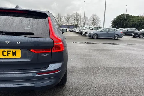 YE21CFW Volvo Xc60 2.0 B4 MHEV Momentum Auto AWD Euro 6 (s/s) 5dr Thumbnail #32