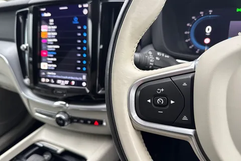 YE21CFW Volvo Xc60 2.0 B4 MHEV Momentum Auto AWD Euro 6 (s/s) 5dr Thumbnail #37