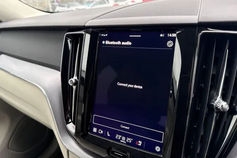 YE21CFW Volvo Xc60 2.0 B4 MHEV Momentum Auto AWD Euro 6 (s/s) 5dr Thumbnail #45