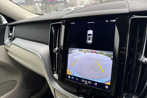 YE21CFW Volvo Xc60 2.0 B4 MHEV Momentum Auto AWD Euro 6 (s/s) 5dr Thumbnail #50