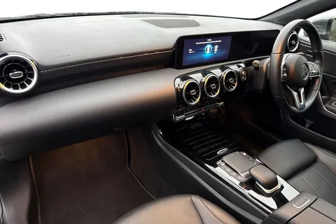 SD22YPZ Mercedes-Benz A Class 1.3 A200 Sport Edition (Executive) 7G-DCT Euro 6 (s/s) 4dr Thumbnail #15