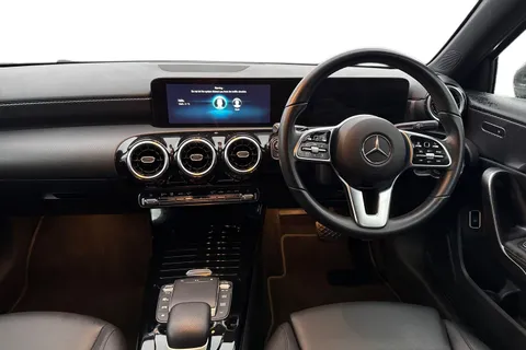 SD22YPZ Mercedes-Benz A Class 1.3 A200 Sport Edition (Executive) 7G-DCT Euro 6 (s/s) 4dr Thumbnail #18