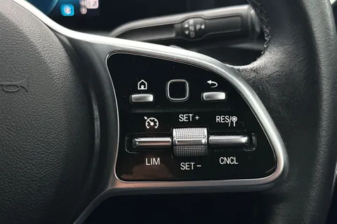 SD22YPZ Mercedes-Benz A Class 1.3 A200 Sport Edition (Executive) 7G-DCT Euro 6 (s/s) 4dr Thumbnail #39