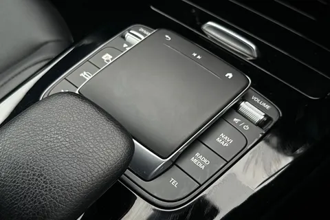 SD22YPZ Mercedes-Benz A Class 1.3 A200 Sport Edition (Executive) 7G-DCT Euro 6 (s/s) 4dr Thumbnail #43