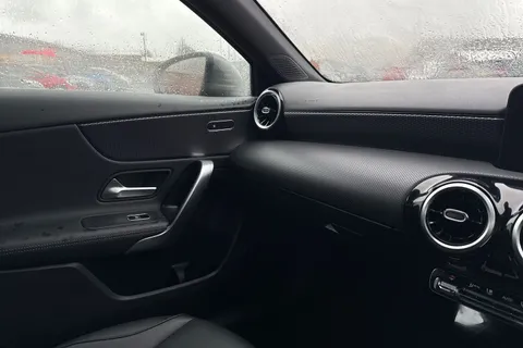 SD22YPZ Mercedes-Benz A Class 1.3 A200 Sport Edition (Executive) 7G-DCT Euro 6 (s/s) 4dr Thumbnail #46