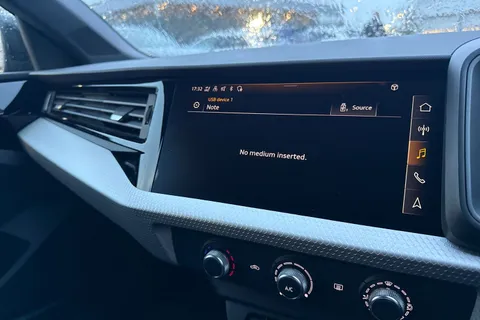  Audi A1 1.0 TFSI 30 Black Edition Sportback Euro 6 (s/s) 5dr Thumbnail #34