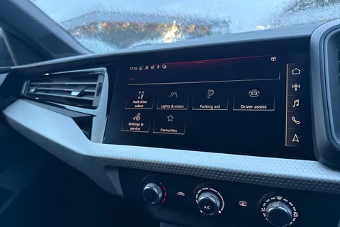  Audi A1 1.0 TFSI 30 Black Edition Sportback Euro 6 (s/s) 5dr Thumbnail #38