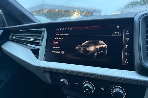  Audi A1 1.0 TFSI 30 Black Edition Sportback Euro 6 (s/s) 5dr Thumbnail #39