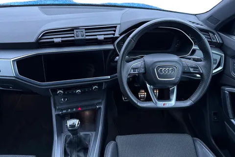 17 of 43 for Audi Q3 S line 35 TFSI 150 PS 6-speed