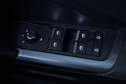 20 of 43 for Audi Q3 S line 35 TFSI 150 PS 6-speed