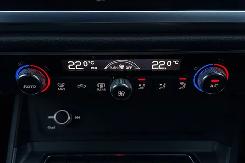 21 of 43 for Audi Q3 S line 35 TFSI 150 PS 6-speed