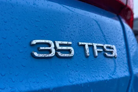 27 of 43 for Audi Q3 S line 35 TFSI 150 PS 6-speed