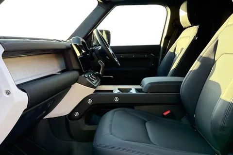 DL75BWD Land Rover Defender 110 3.0 D250 Hard Top X-Dynamic SE 5dr Thumbnail #4