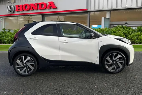 MT25KRU Toyota Aygo X 1.0 VVT-i Edge 5dr Auto Thumbnail #7