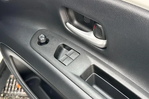 MT25KRU Toyota Aygo X 1.0 VVT-i Edge 5dr Auto Thumbnail #21