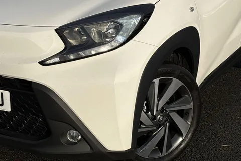 MT25KRU Toyota Aygo X 1.0 VVT-i Edge 5dr Auto Thumbnail #27