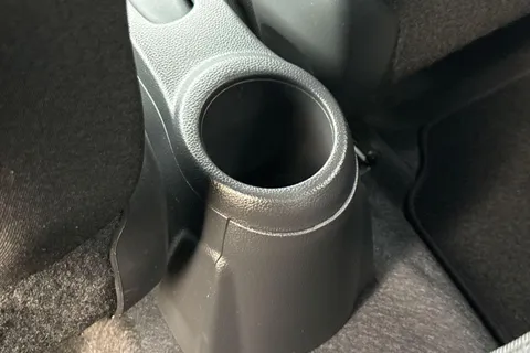 MT25KRU Toyota Aygo X 1.0 VVT-i Edge 5dr Auto Thumbnail #32