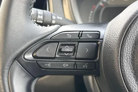 MT25KRU Toyota Aygo X 1.0 VVT-i Edge 5dr Auto Thumbnail #37