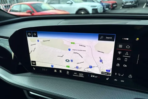  Audi Q5 2.0 TDI S line S Tronic quattro Euro 6 (s/s) 5dr Thumbnail #12