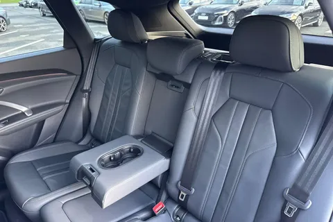  Audi Q5 2.0 TDI S line S Tronic quattro Euro 6 (s/s) 5dr Thumbnail #14