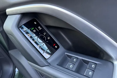  Audi Q5 2.0 TDI S line S Tronic quattro Euro 6 (s/s) 5dr Thumbnail #18