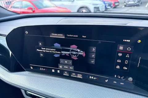  Audi Q5 2.0 TDI S line S Tronic quattro Euro 6 (s/s) 5dr Thumbnail #19