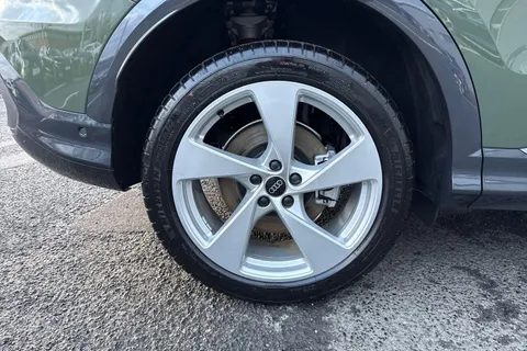  Audi Q5 2.0 TDI S line S Tronic quattro Euro 6 (s/s) 5dr Thumbnail #23