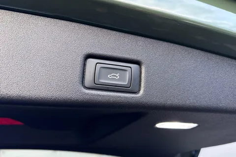  Audi Q5 2.0 TDI S line S Tronic quattro Euro 6 (s/s) 5dr Thumbnail #29