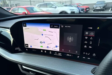  Audi Q5 2.0 TDI S line S Tronic quattro Euro 6 (s/s) 5dr Thumbnail #38