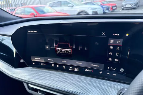  Audi Q5 2.0 TDI S line S Tronic quattro Euro 6 (s/s) 5dr Thumbnail #45